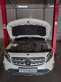 Mercedes-Benz GLA Style 200d Diesel AT