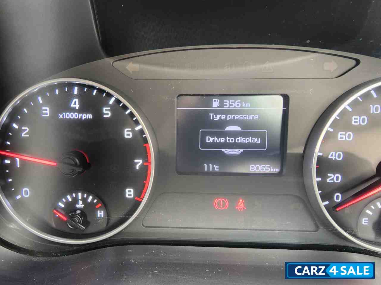 Red Kia Seltos HTK Smartstream G1.5 6MT Petrol Red Kia Seltos HTK Smartstream G1.5 6MT Petrol