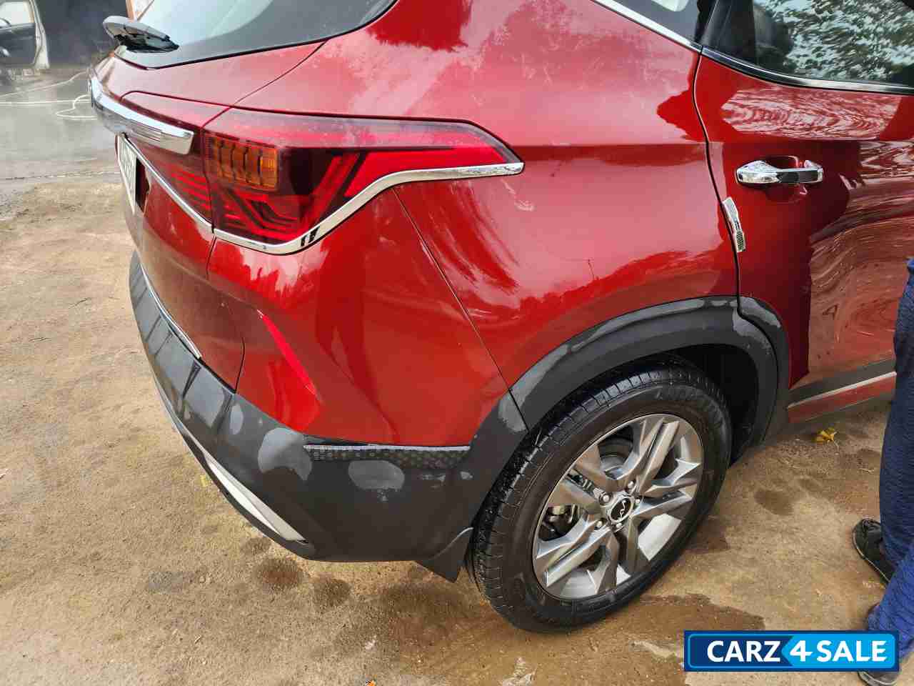 Red Kia Seltos HTK Smartstream G1.5 6MT Petrol Red Kia Seltos HTK Smartstream G1.5 6MT Petrol