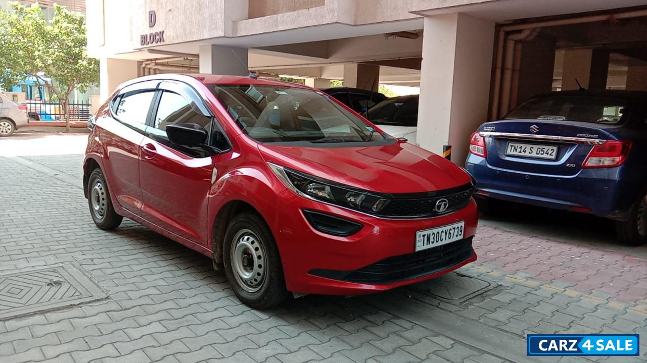 Tata Altroz XE Petrol
