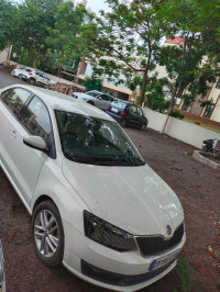 Skoda Rapid 1.6 MPI Ambition