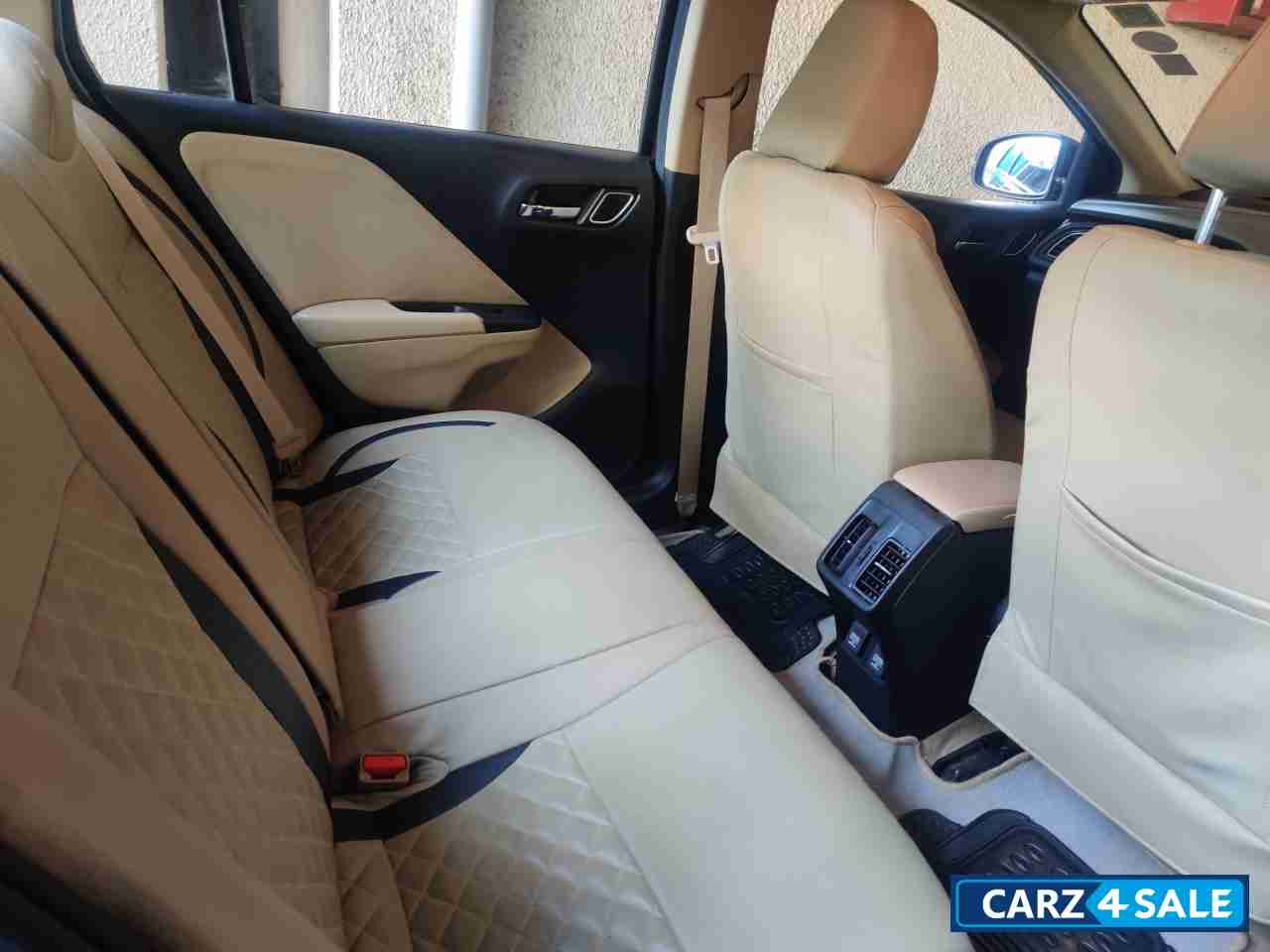 Honda City V CVT Petrol Honda City V CVT Petrol