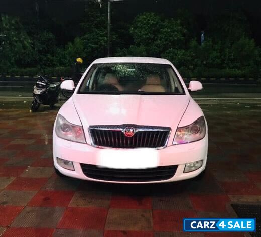 White Skoda Laura L&K 2.0 TDI AT