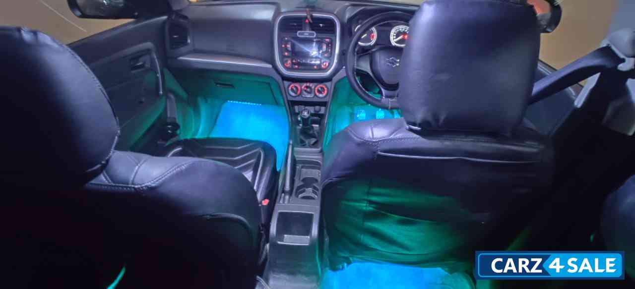 Gray Maruti Suzuki Vitara Brezza VDi Gray Maruti Suzuki Vitara Brezza VDi