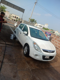 C White Hyundai i20 Asta 1.4 CRDi