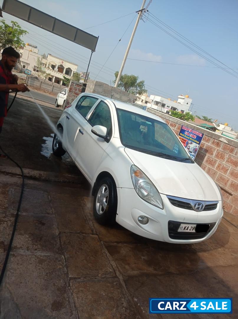 C White Hyundai i20 Asta 1.4 CRDi C White Hyundai i20 Asta 1.4 CRDi