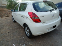 C White Hyundai i20 Asta 1.4 CRDi