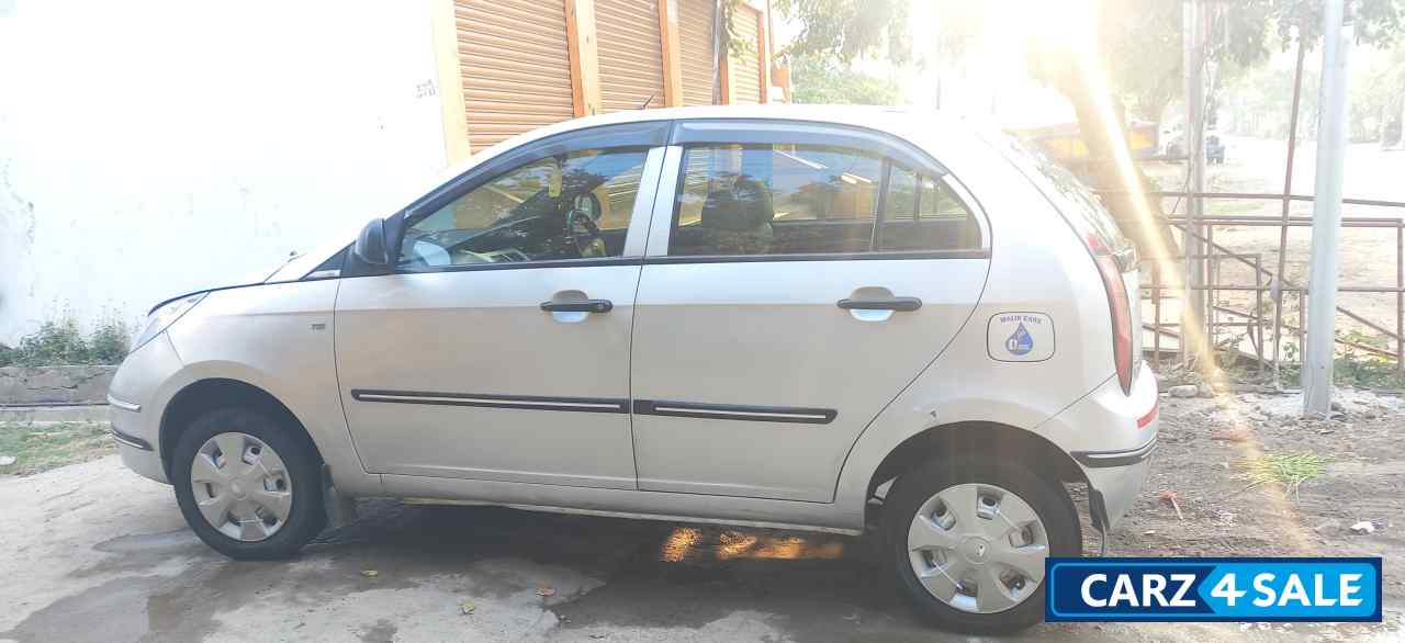 Silver Tata Vista Tech LS BS III Silver Tata Vista Tech LS BS III