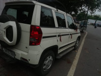 White Mahindra Bolero Neo N8