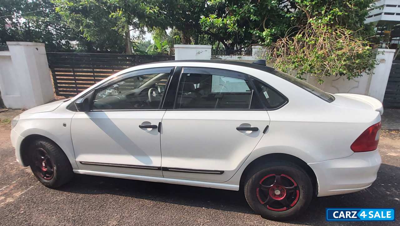 Skoda Rapid Active 1.6 MPI MT Skoda Rapid Active 1.6 MPI MT