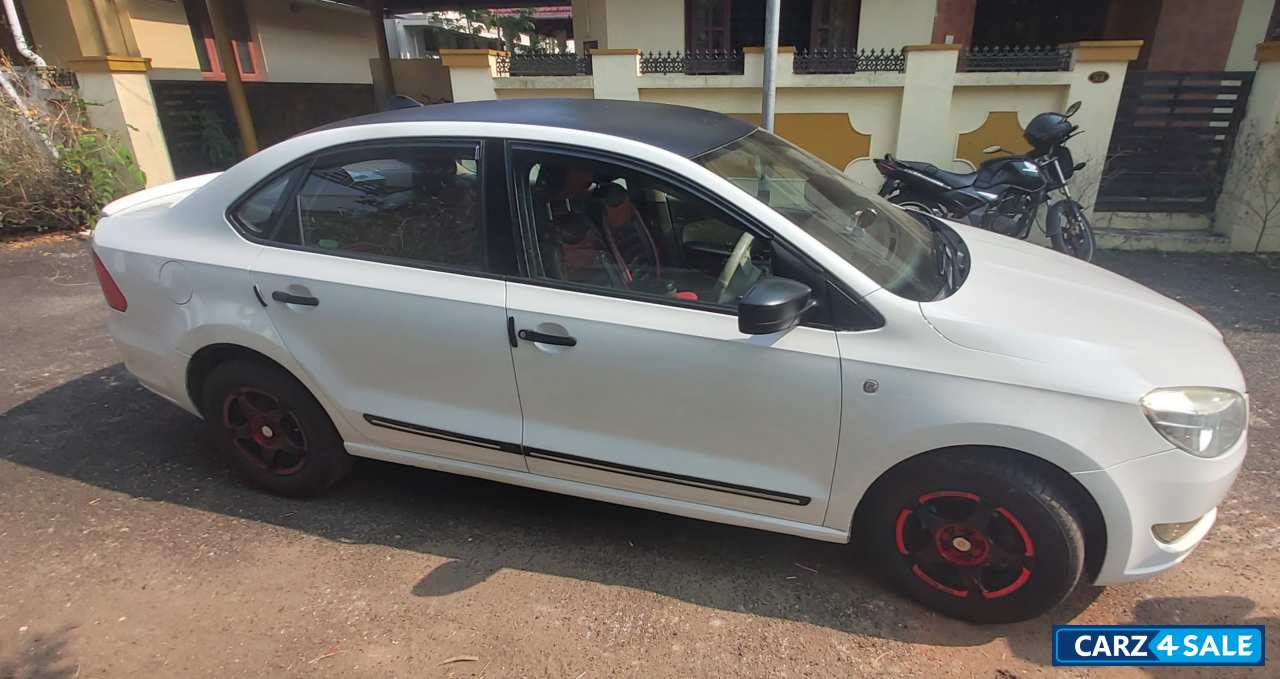 Skoda Rapid Active 1.6 MPI MT Skoda Rapid Active 1.6 MPI MT