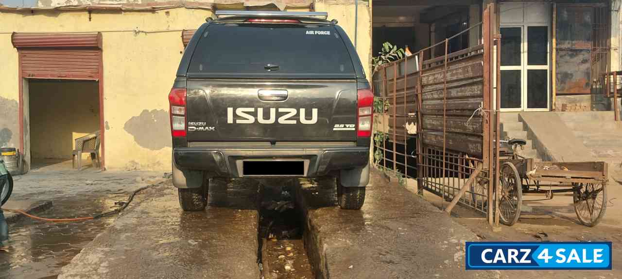 Isuzu D-Max V-Cross 4x4 Isuzu D-Max V-Cross 4x4