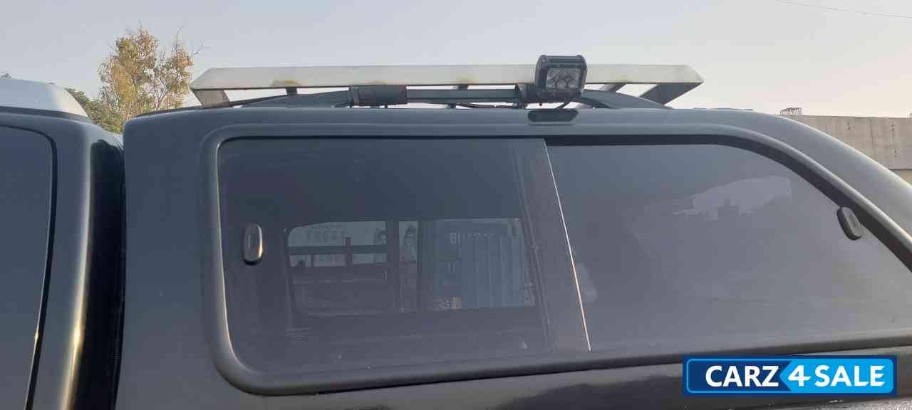 Isuzu D-Max V-Cross 4x4 Isuzu D-Max V-Cross 4x4