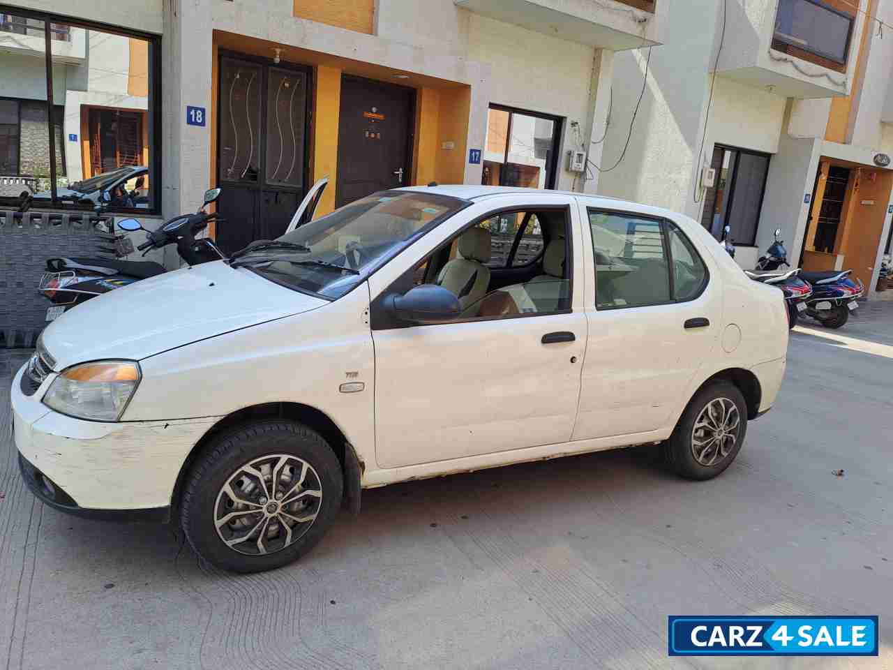 White Tata Indigo LS TDI BS-III White Tata Indigo LS TDI BS-III