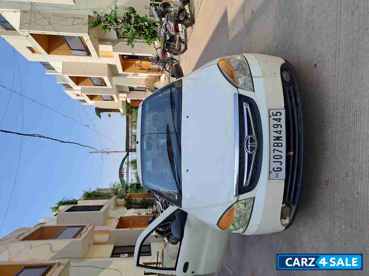 White Tata Indigo LS TDI BS-III White Tata Indigo LS TDI BS-III