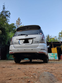 Silver Toyota Innova 2.5 VX 7 STR