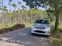 Silver Toyota Innova 2.5 VX 7 STR