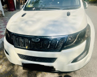 Pearl White Mahindra XUV 500 W6 2WD