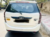 Pearl White Mahindra XUV 500 W6 2WD