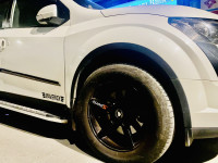 Pearl White Mahindra XUV 500 W6 2WD