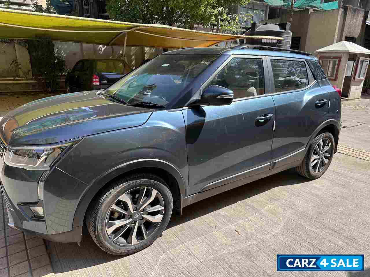 Mahindra XUV300 W8 OPT P 2WD Petrol