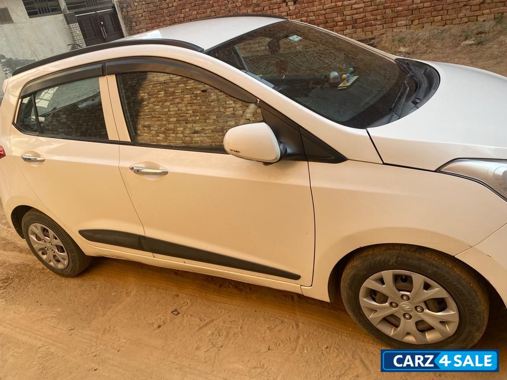 Hyundai Grand i10 Sportz 1.1 CRDi