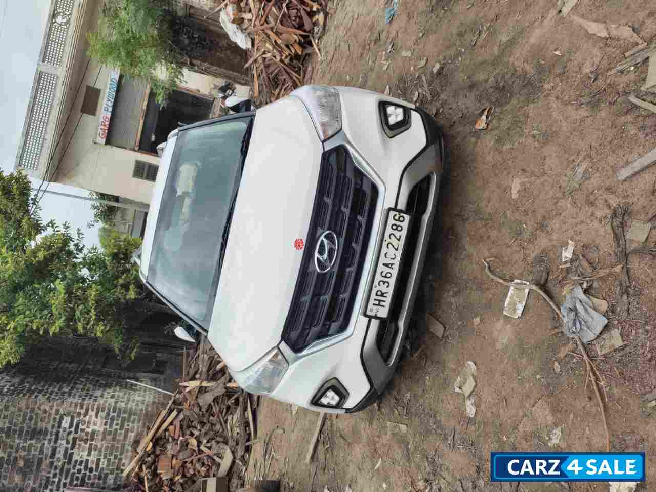 White Hyundai Creta 1.4 E Plus CRDi Diesel