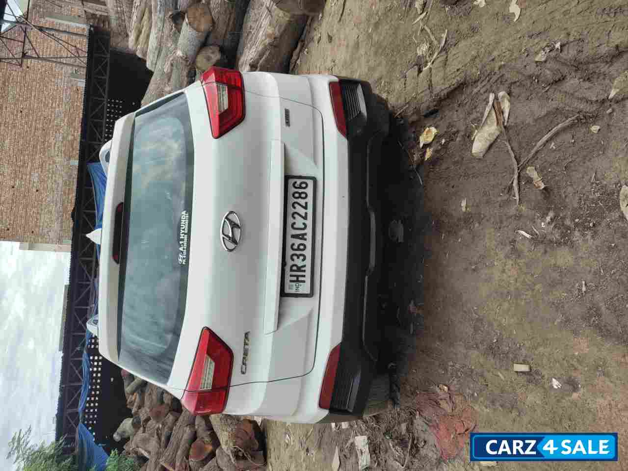 White Hyundai Creta 1.4 E Plus CRDi Diesel White Hyundai Creta 1.4 E Plus CRDi Diesel