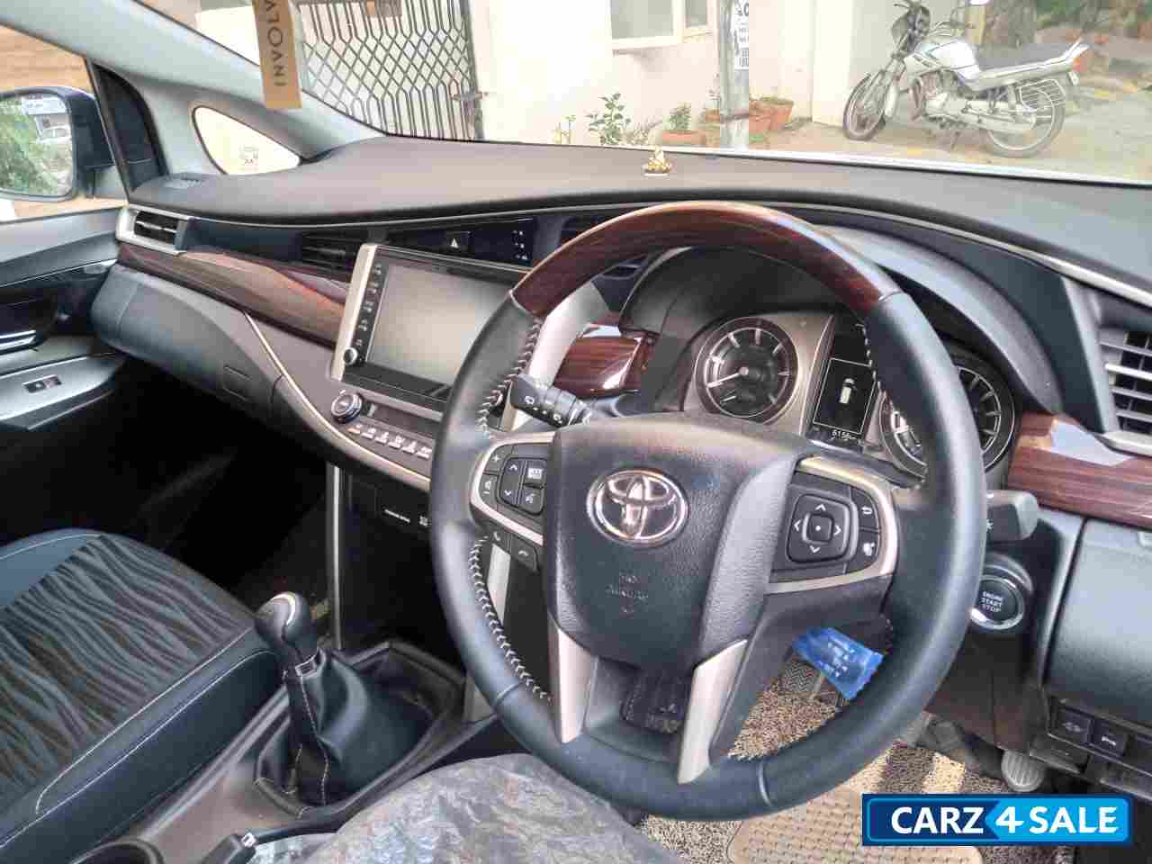 Pearl White Crystal Shine Toyota Innova Crysta 2.4 VX MT 8 Seater Diesel Pearl White Crystal Shine Toyota Innova Crysta 2.4 VX MT 8 Seater Diesel