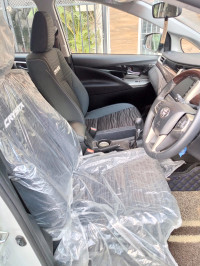 Pearl White Crystal Shine Toyota Innova Crysta 2.4 VX MT 8 Seater Diesel