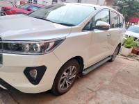 Pearl White Crystal Shine Toyota Innova Crysta 2.4 VX MT 8 Seater Diesel
