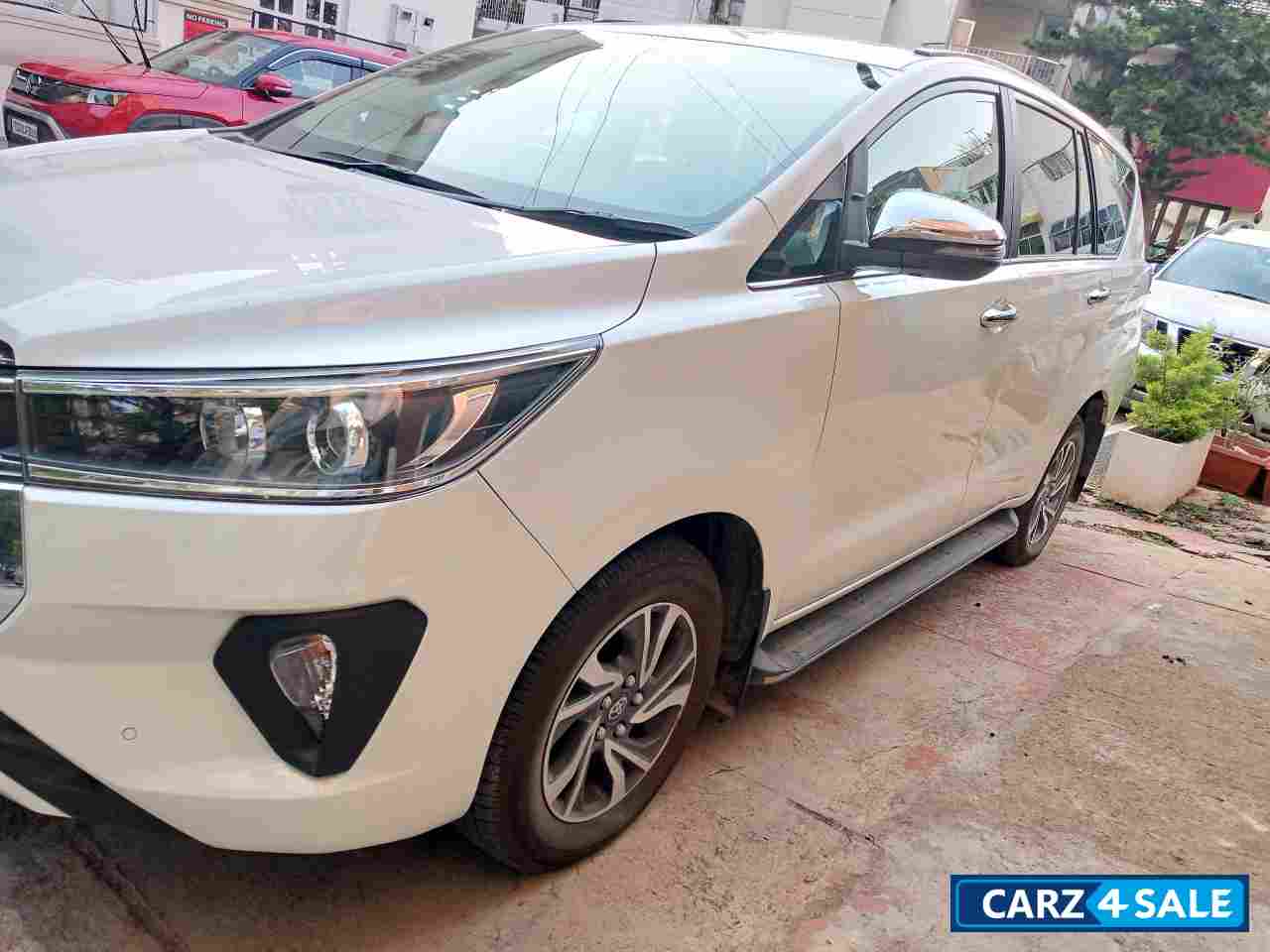 Pearl White Crystal Shine Toyota Innova Crysta 2.4 VX MT 8 Seater Diesel Pearl White Crystal Shine Toyota Innova Crysta 2.4 VX MT 8 Seater Diesel