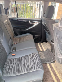 Pearl White Crystal Shine Toyota Innova Crysta 2.4 VX MT 8 Seater Diesel