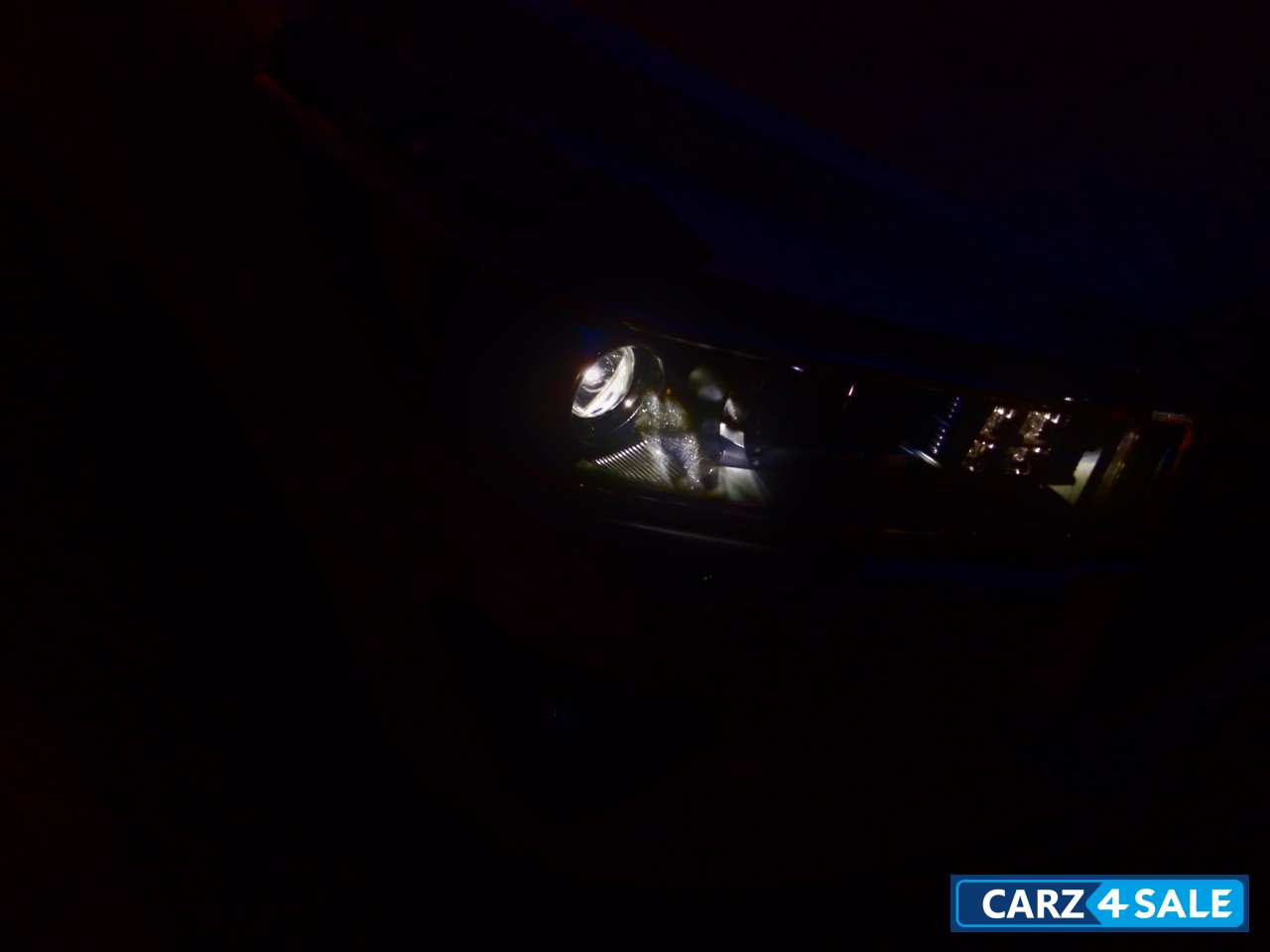 Pearl White Crystal Shine Toyota Innova Crysta 2.4 VX MT 8 Seater Diesel Pearl White Crystal Shine Toyota Innova Crysta 2.4 VX MT 8 Seater Diesel