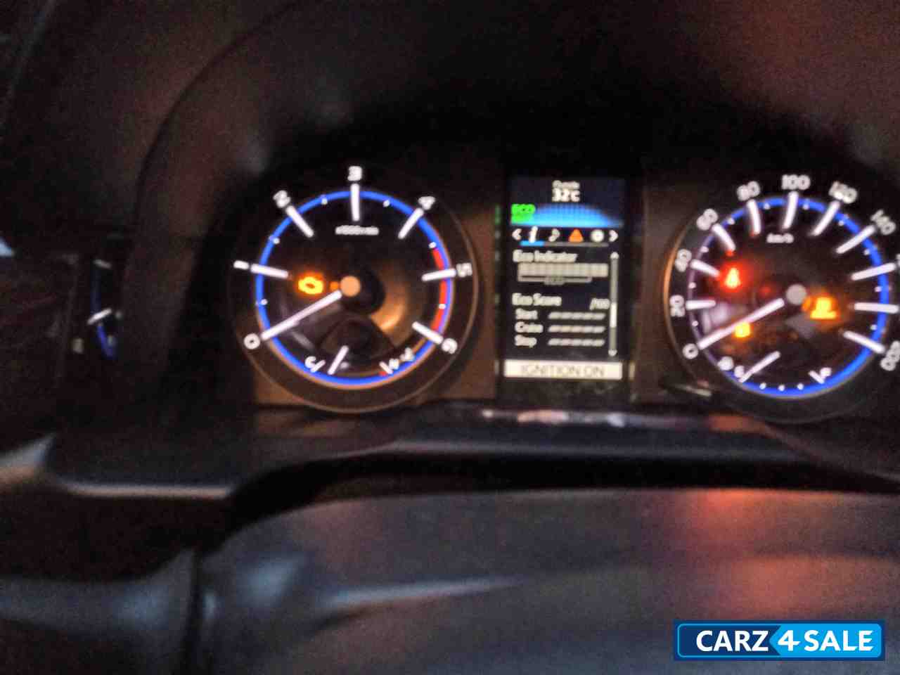 Pearl White Crystal Shine Toyota Innova Crysta 2.4 VX MT 8 Seater Diesel Pearl White Crystal Shine Toyota Innova Crysta 2.4 VX MT 8 Seater Diesel