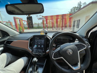 MG Hector Plus Petrol