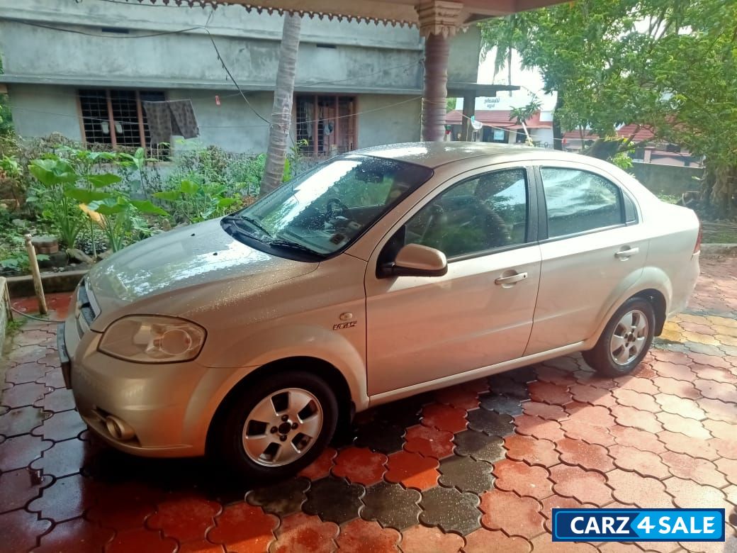Golden Chevrolet Aveo LT 1.4 ABS