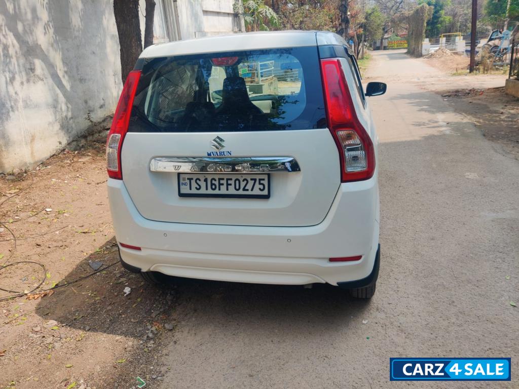 Whitw Maruti Suzuki Wagon R vxi