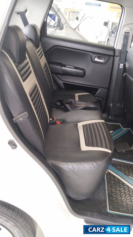 Whitw Maruti Suzuki Wagon R vxi