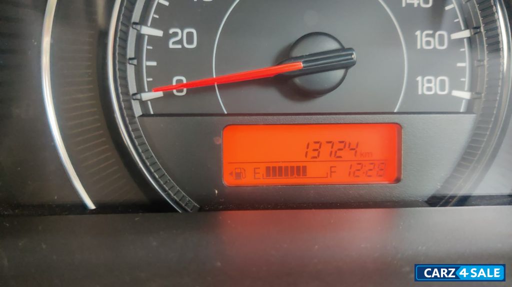 Whitw Maruti Suzuki Wagon R vxi