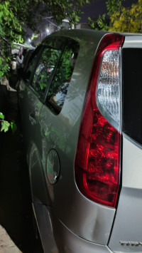 Champagne Ford Figo Diesel