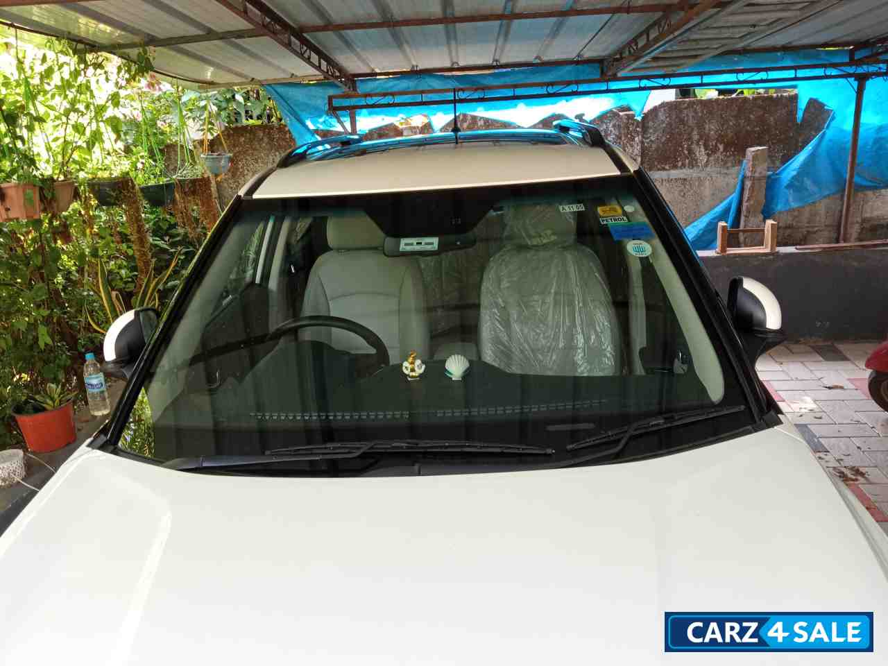 Mahindra XUV300 W8 OPT P 2WD Petrol