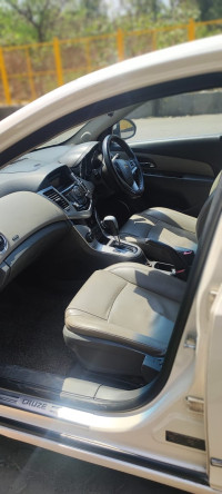 White Chevrolet Cruze LTZ