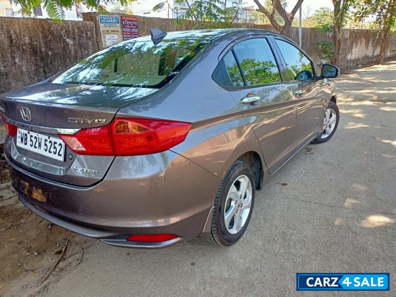 Urban Titanium Honda City 1.5 V MT Exclusive