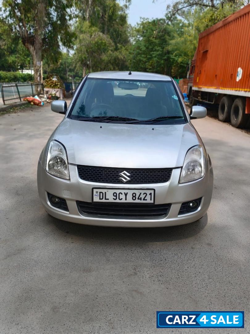 Silver Maruti Suzuki Swift LXI