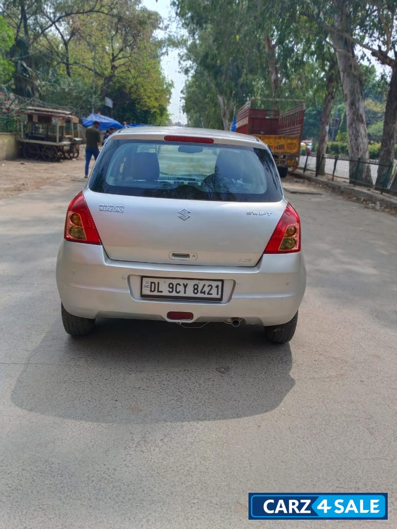 Silver Maruti Suzuki Swift LXI