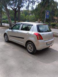 Silver Maruti Suzuki Swift LXI
