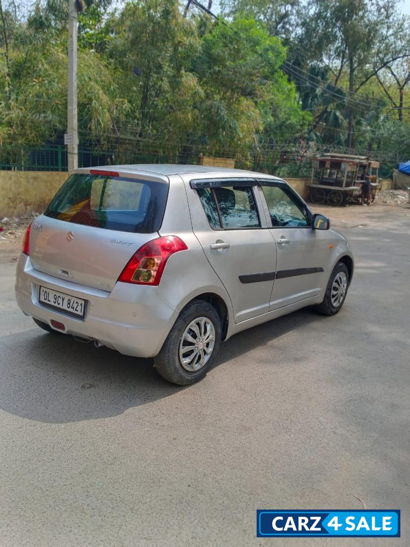 Silver Maruti Suzuki Swift LXI