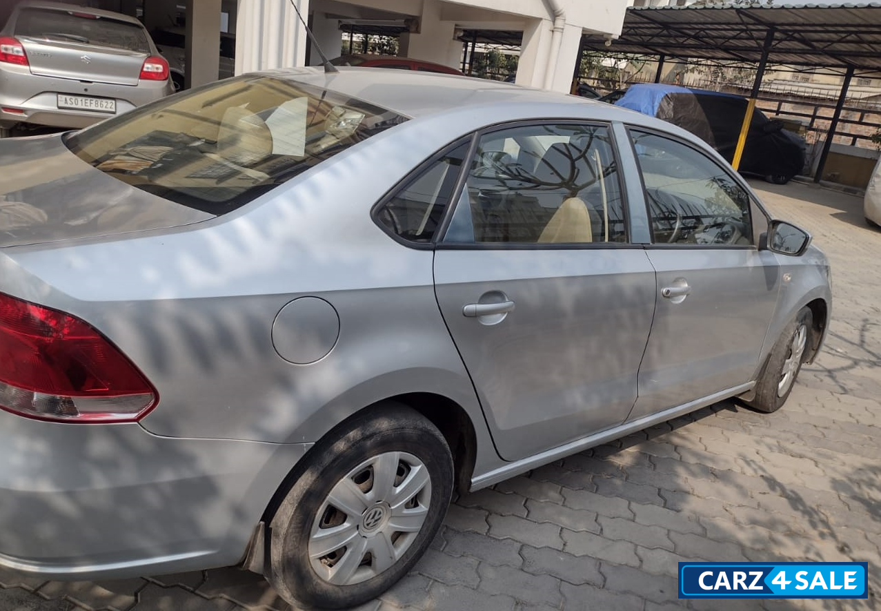 Silver Volkswagen Vento 1.6 MPI Trendline Petrol Silver Volkswagen Vento 1.6 MPI Trendline Petrol
