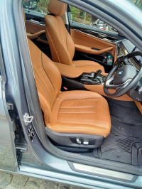 BMW 5-Series 520d Luxury Line Diesel AT